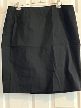 NWT BUNDLE - Size 20 Penningtons pencil skirt and capris